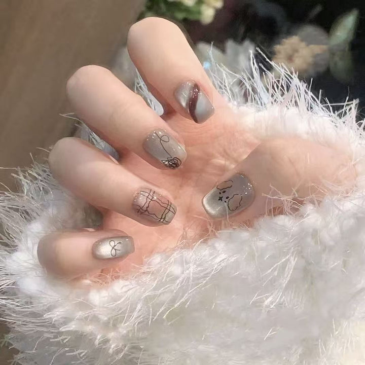 Artistic Floral Detailed Press-On Nail Set Kalsten