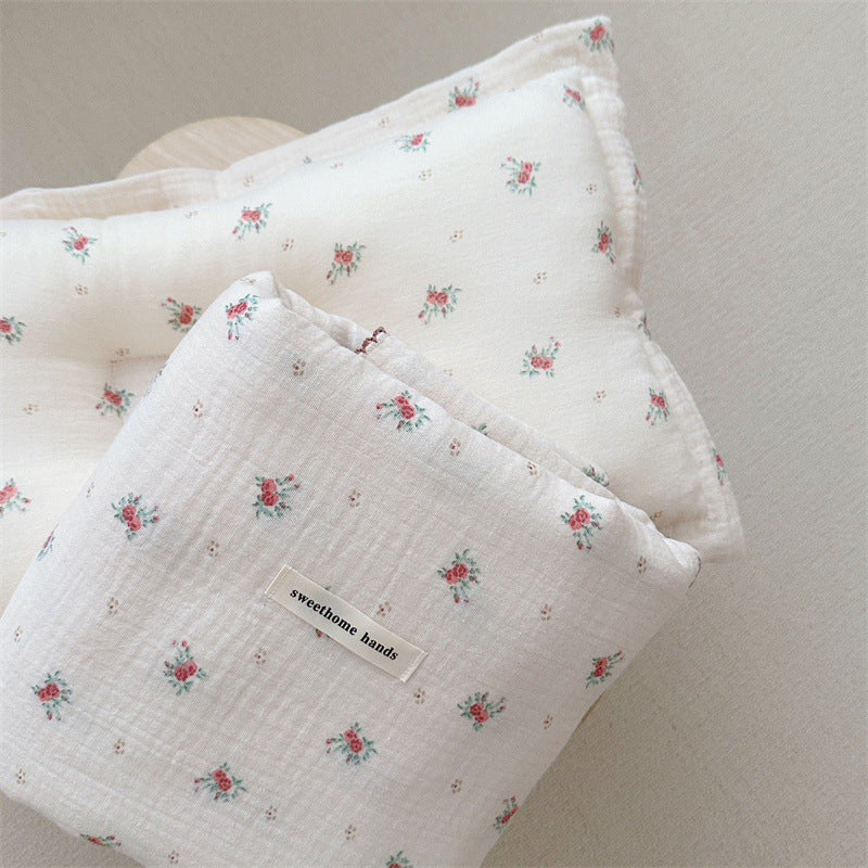 Unisex cuddly muslin blanket with elegant floral pattern Kalsten