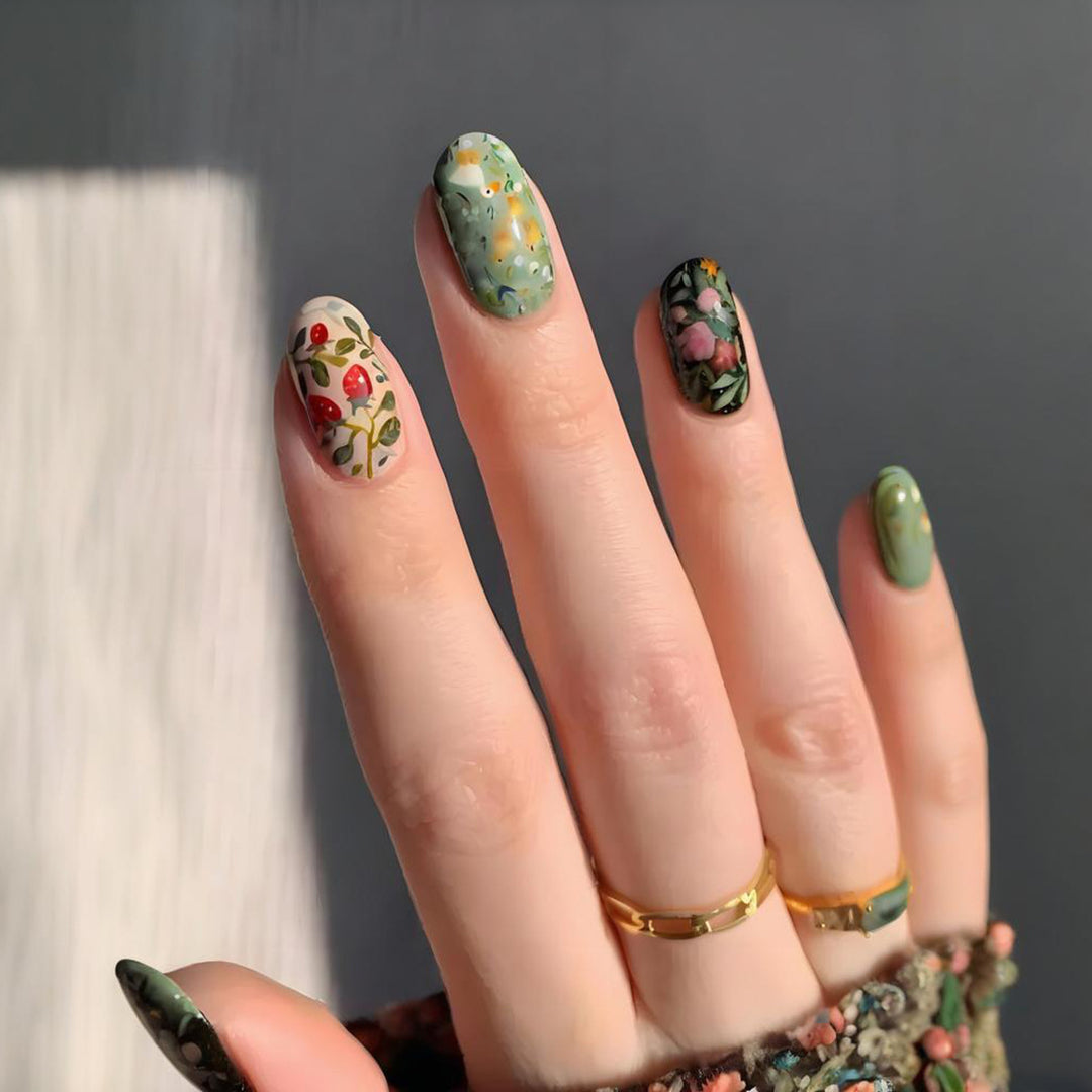 Artificial nail set with floral motifs and glitter accents Kalsten
