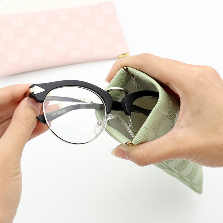 Fashionable Checkered Pouch Kalsten