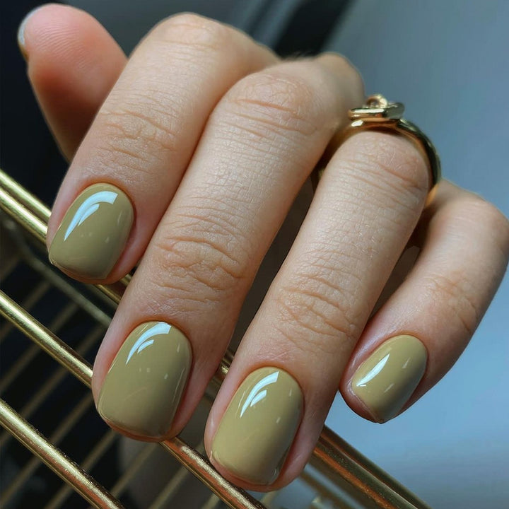 Artificial nail set with elegant shine and natural finish Kalsten