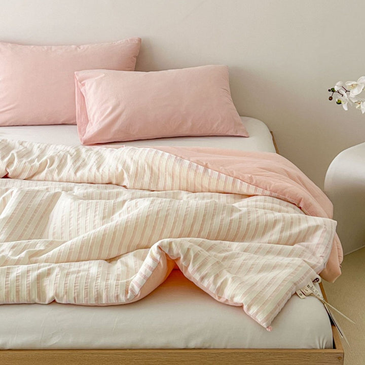 Reversible bedding set made of linen-cotton blend with fine stripe pattern