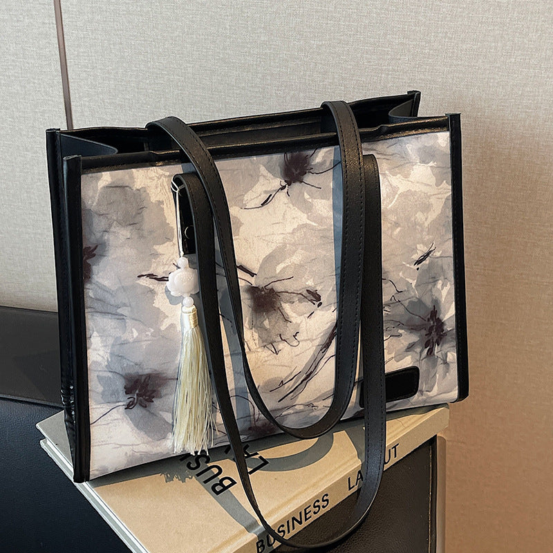 Elegant Floral Pattern Handbag