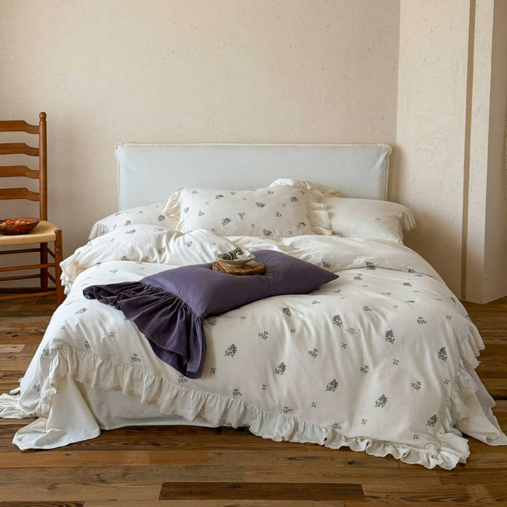 Cotton gauze mattress cover set with ruffle, light linen look and delicate rose allover
