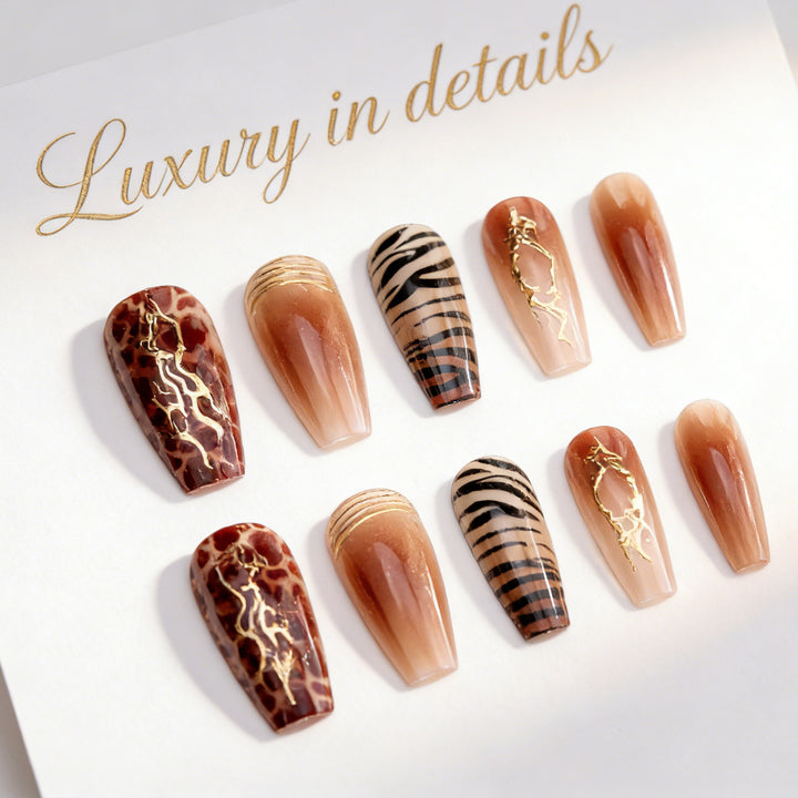 Acrylic nail set with glamorous golden accents Kalsten