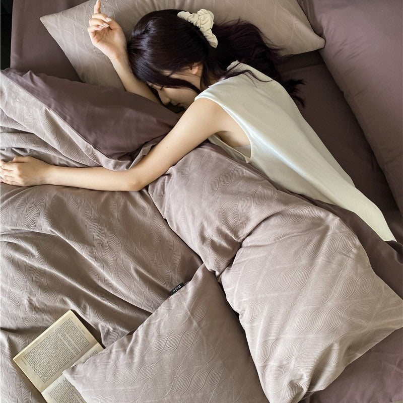 Bedding set made of cotton percale with a crinkled look and subtle texture