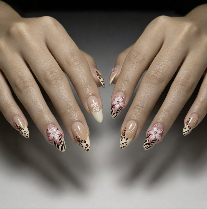 Artificial nails with floral design and elegant lace look Kalsten
