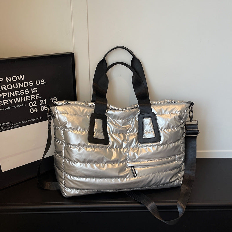 Leisure bag with padded interior and removable shoulder strap Kalsten