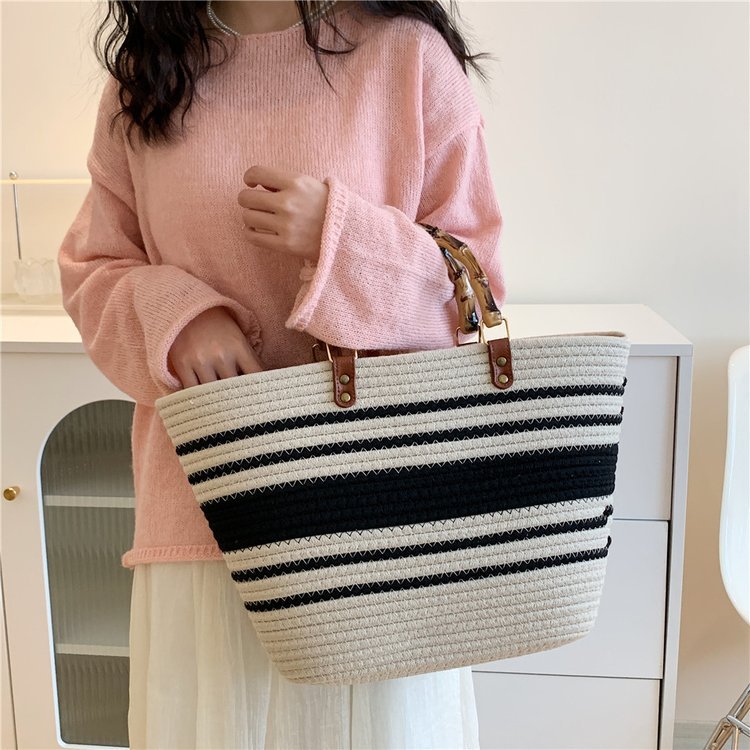 Fashionable Basket Handbag Made of Natural Materials Kalsten