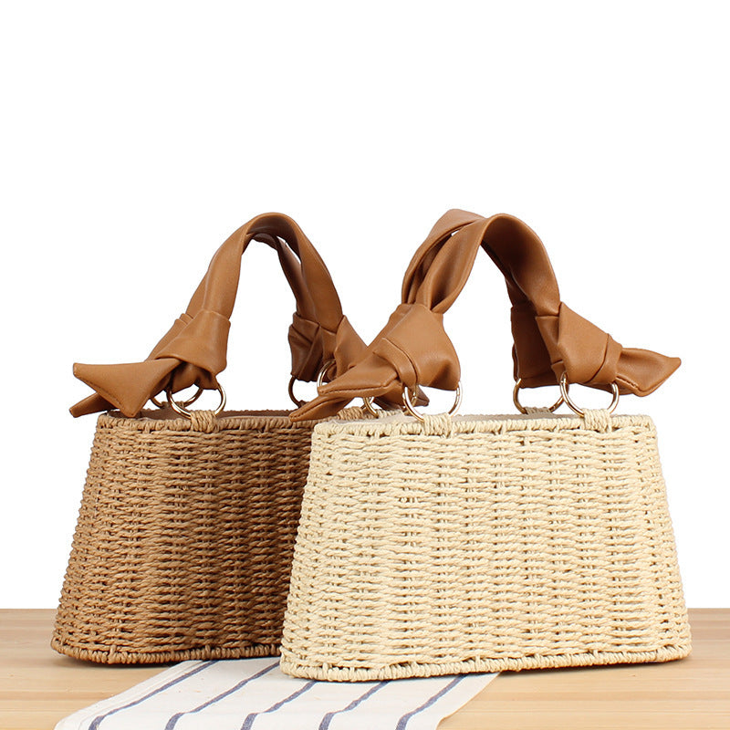 Elegant Handbag with Braided Design and Fashionable Details Kalsten