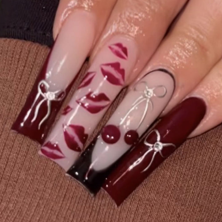 Artistic Kiss-Design Nail Set