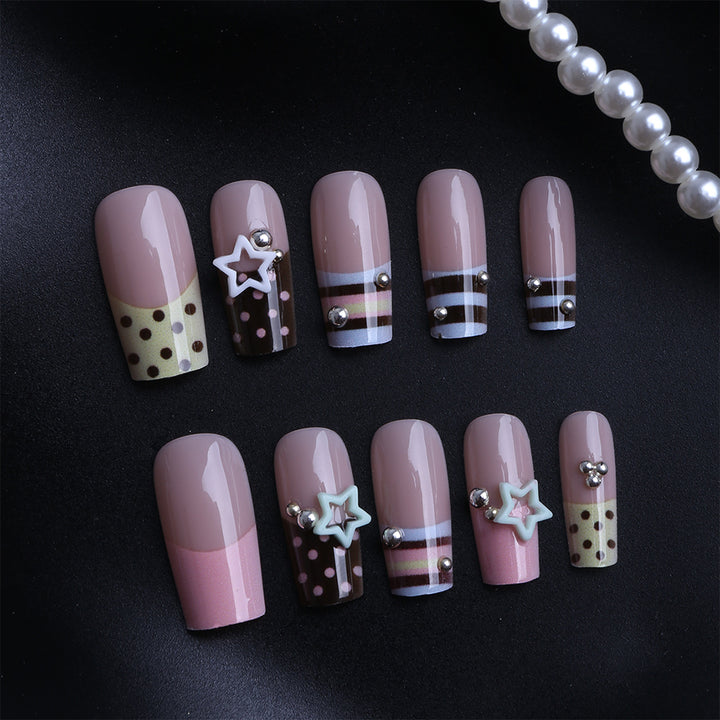 Artificial Fingernails with Playful Design Kalsten