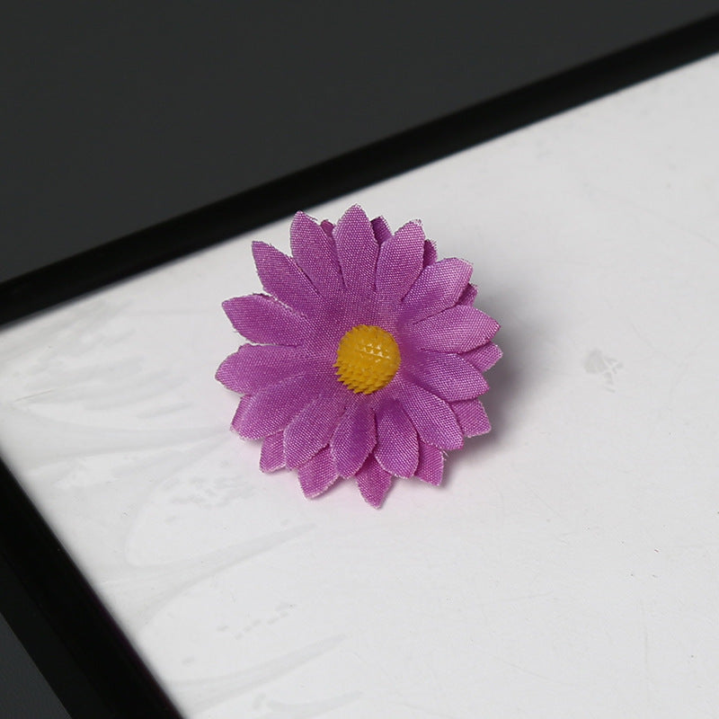 Elegant Fabric Daisy Flower Brooch for Decorative Wear