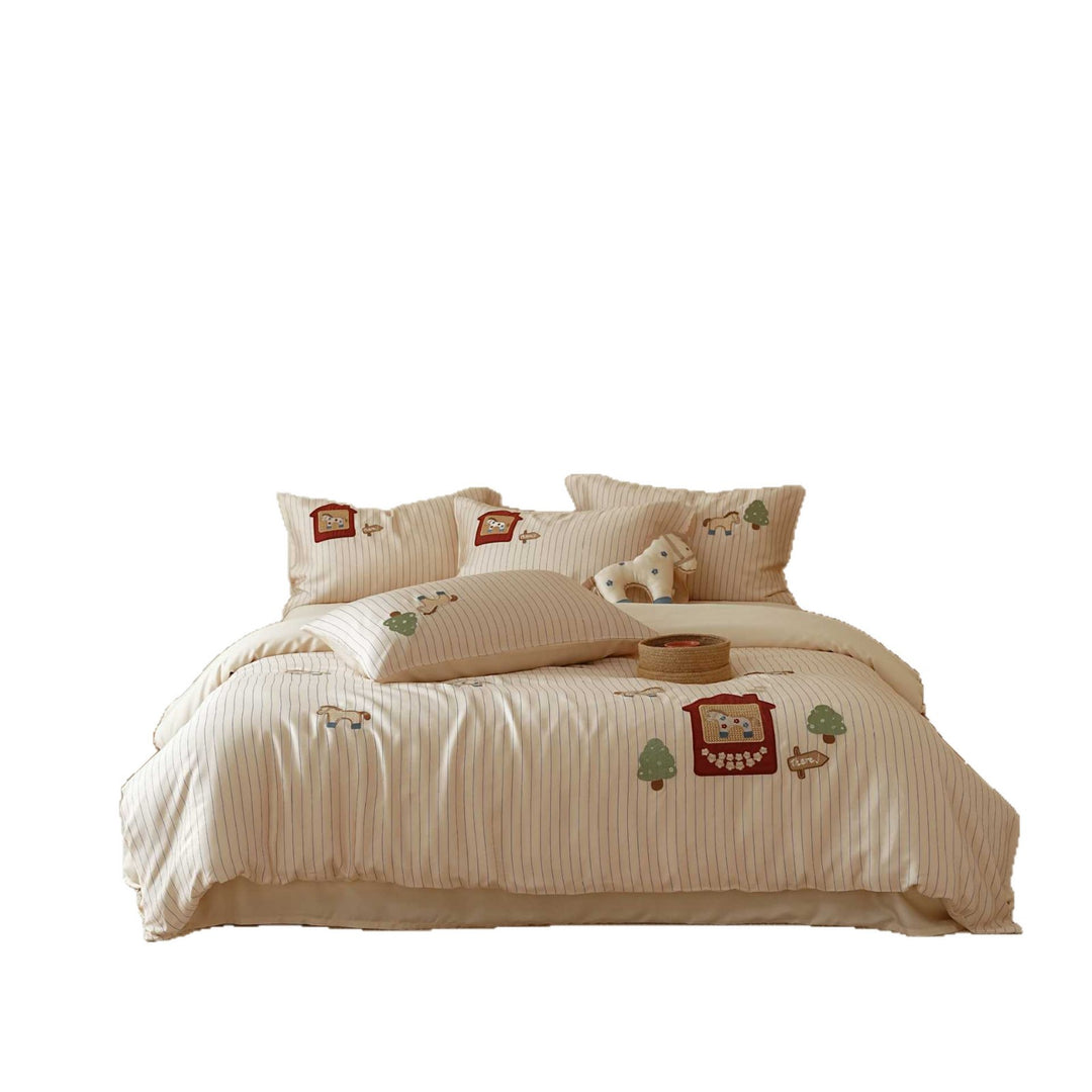Child-friendly bedding set made of cotton percale with embroidered animal motifs