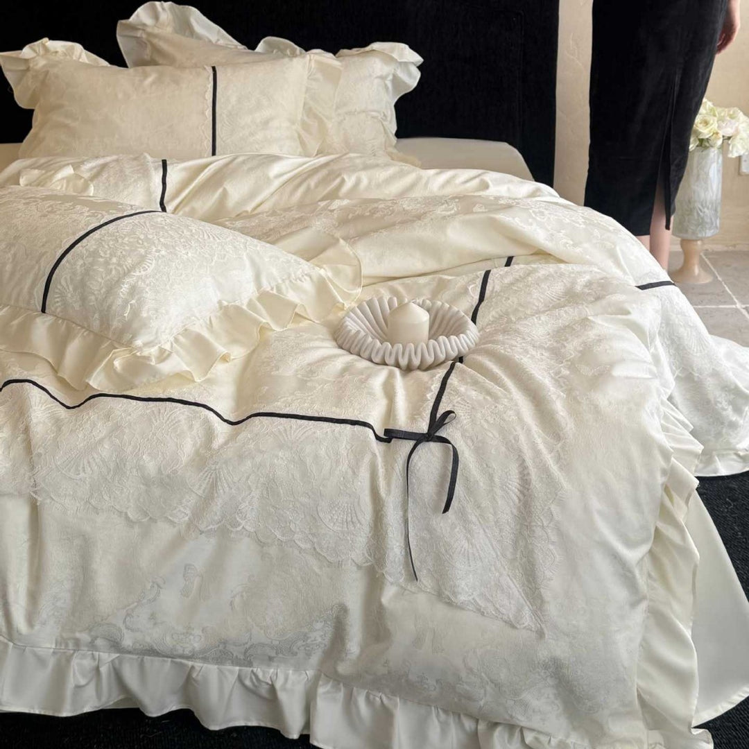 Luxurious Ruffle Bedding Set with Jacquard Structure, Lace Edge and Contrasting Piping