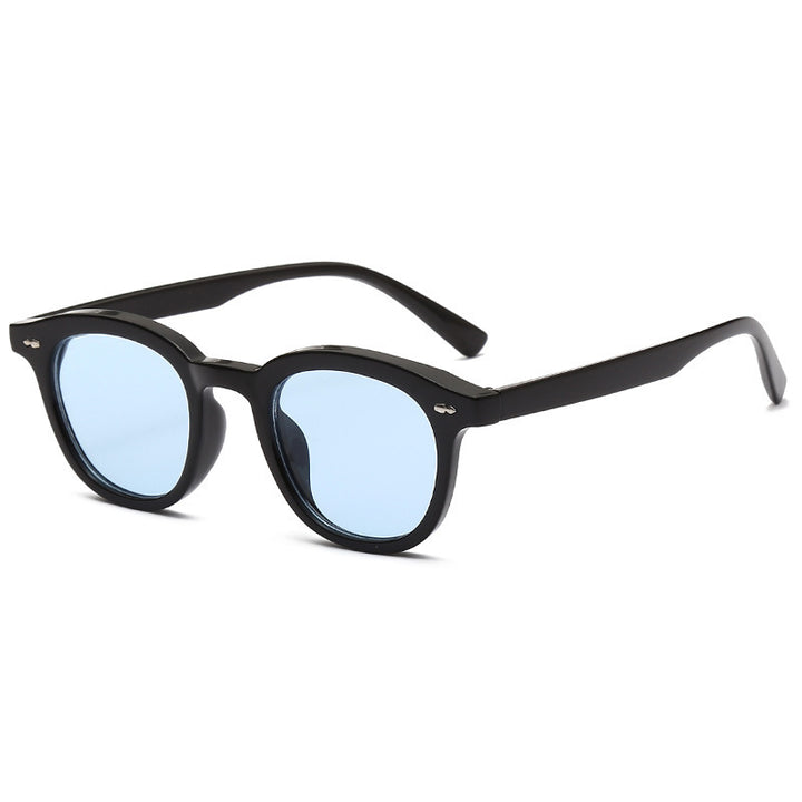 Ladies stylish sunglasses with classic retro design Kalsten
