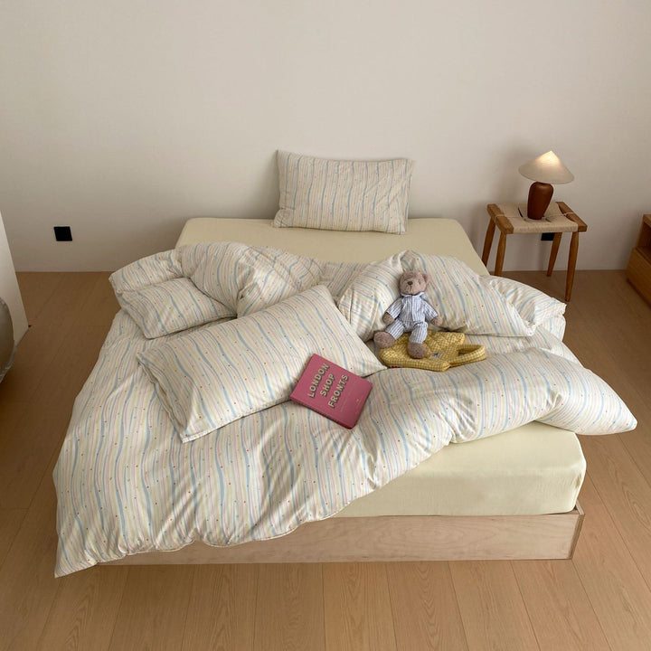 Bedding set made of cotton satin with a cute pastel motif