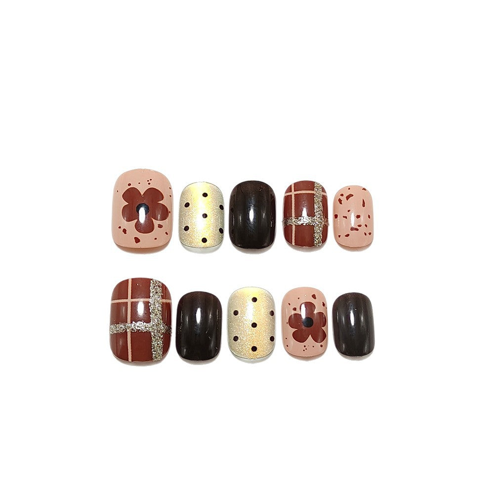 Art Nails in Creative Vintage Design Kalsten
