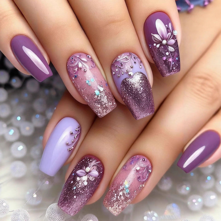 Artificial nails in a playful flower design with glittering accents Kalsten