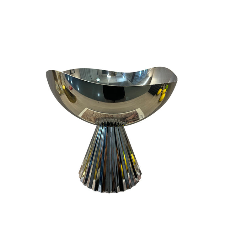 Elegant Metallic Centerpiece
