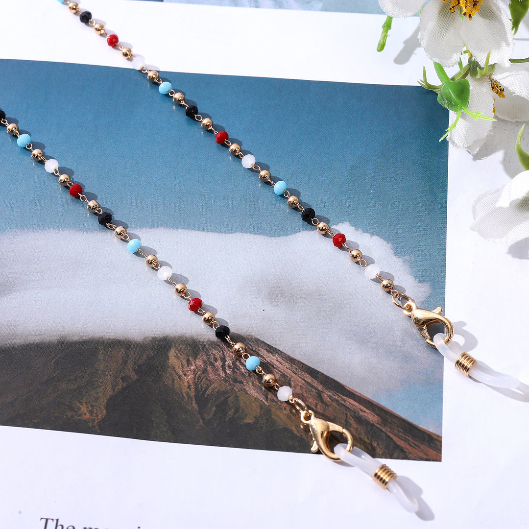 Jewelry necklace with elegant pearls and golden accents Kalsten