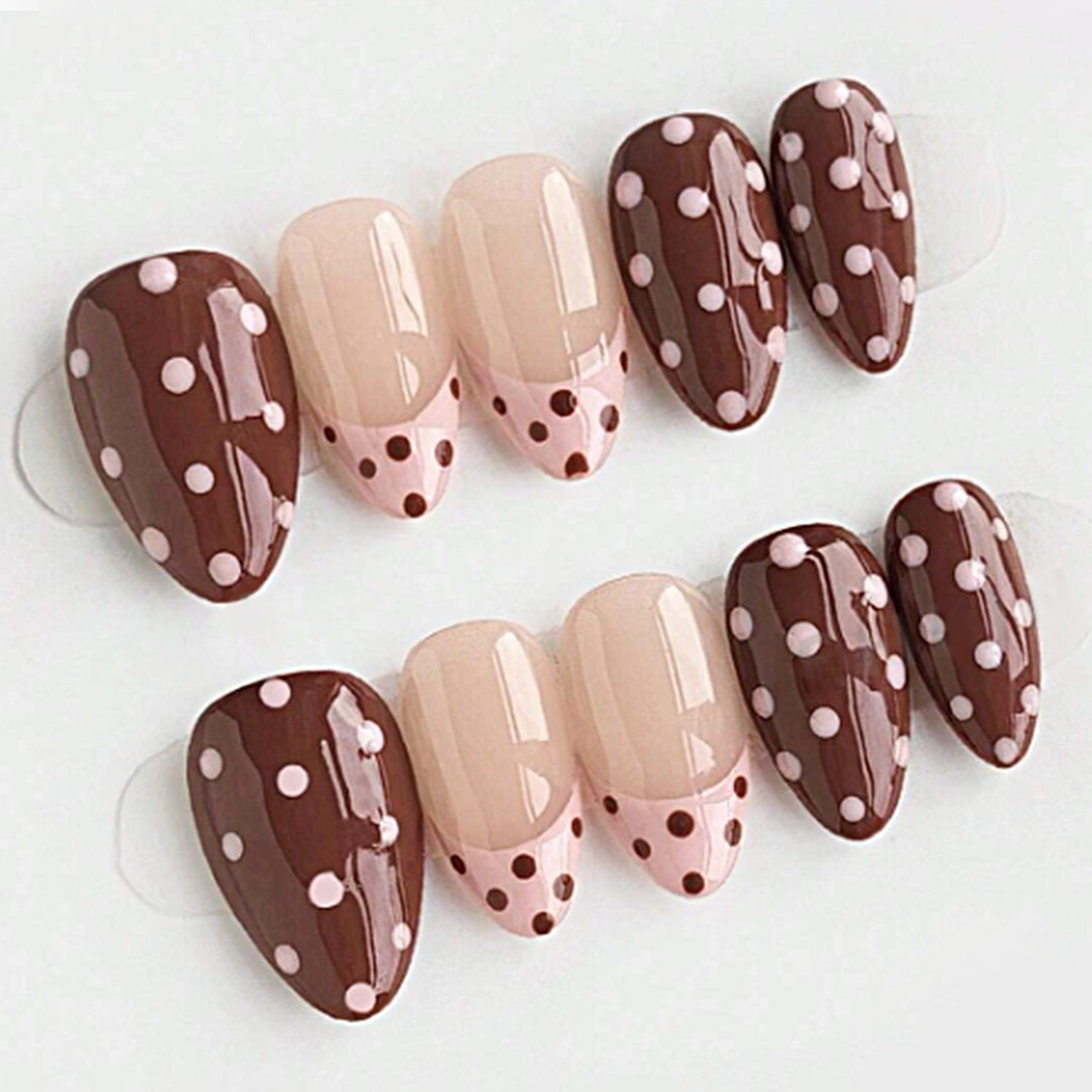 Artificial nail set with elegant zigzag and polka dots Kalsten
