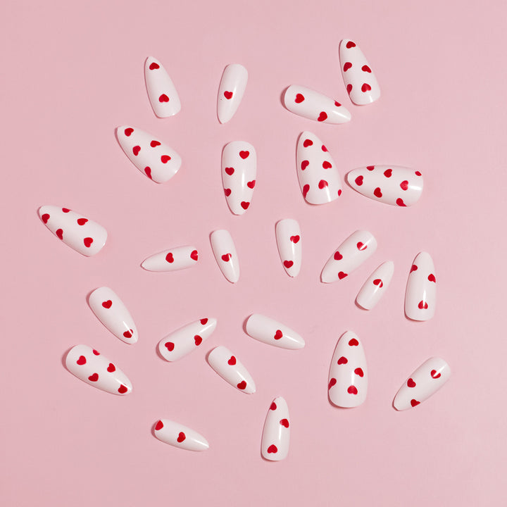 Trendy Heart-Decorated Nail Art Kalsten