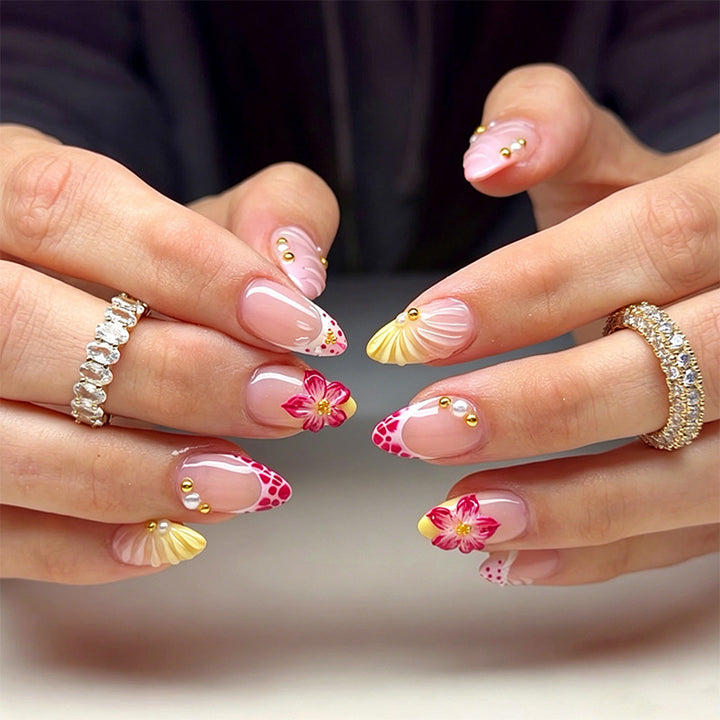 Nail art set with fine flower details Kalsten