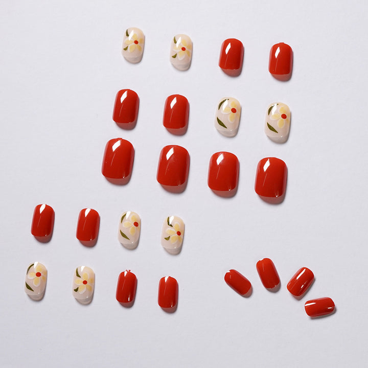 Artistic Nail Art with Flower Motifs Kalsten