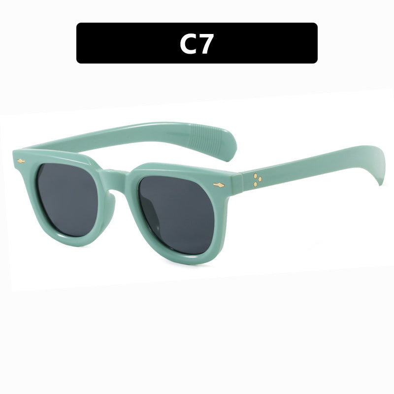 Women's stylish sunglasses in trendy design with elegant frame Kalsten