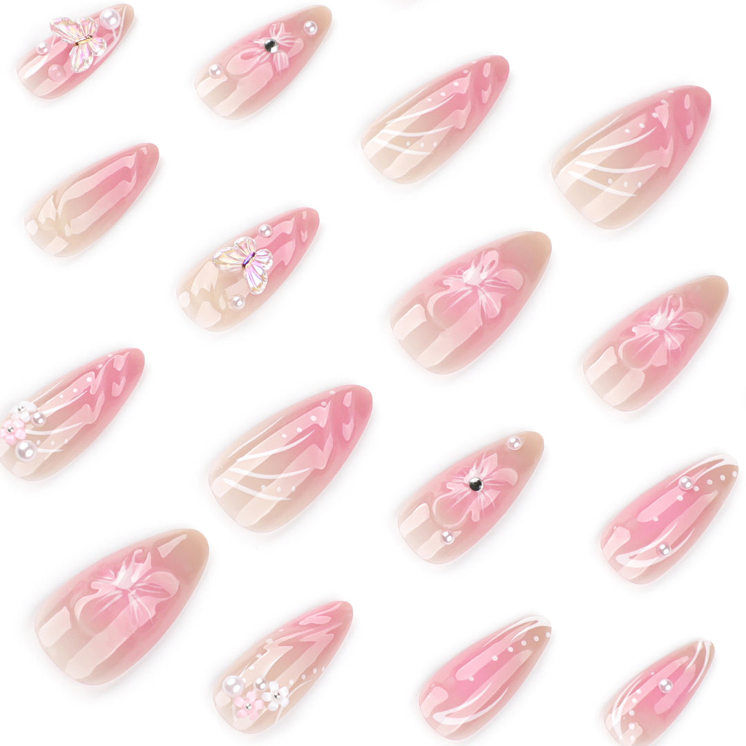 Artful nail art with floral 3D elements Kalsten