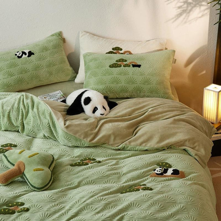 Fluffy microfiber bedding set with relief jacquard and embroidered panda motifs