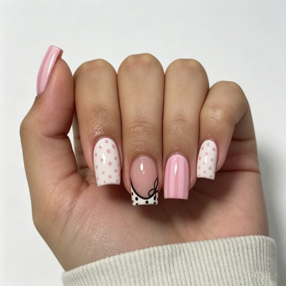 Festive Seasonal Nail Art Enhancements