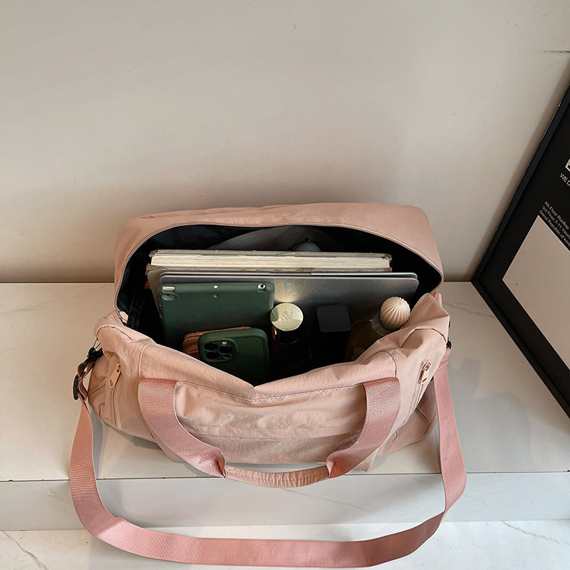 Durable Multi-Pocket Weekender Duffle