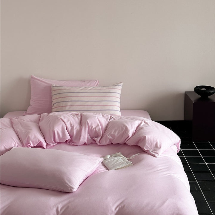 Minimalist Mako satin bedding set with extra-soft surface and easy-care weaving