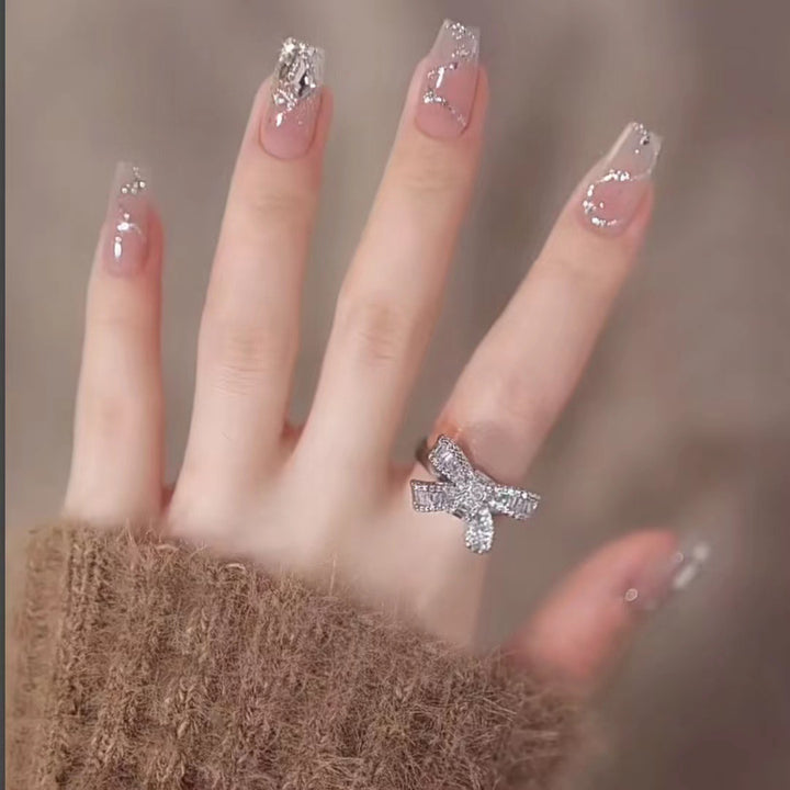 Glamorous Decorative Press-On Nail Set