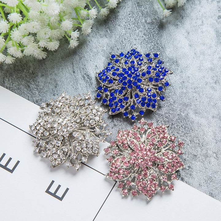 Glamorous brooch with crystals Kalsten