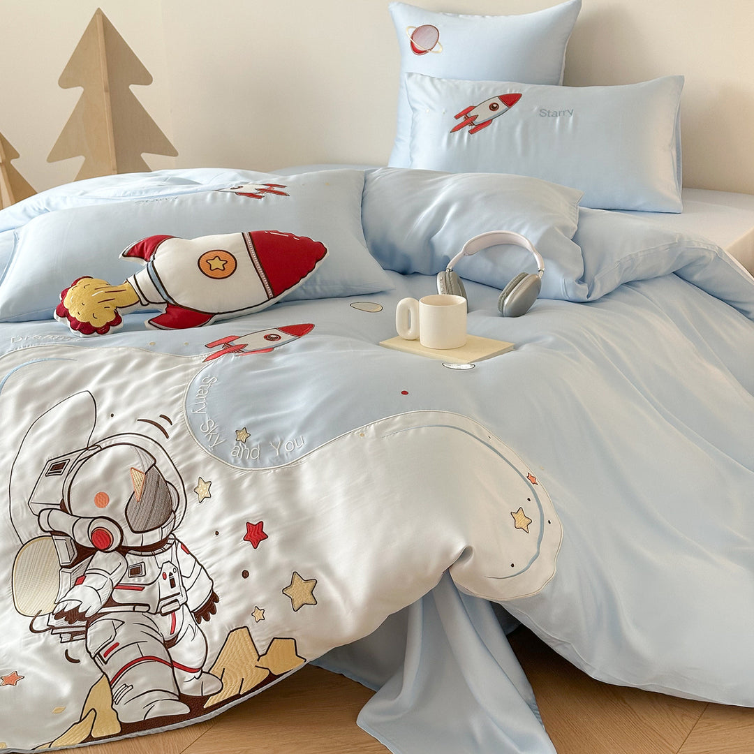 Children's bedding set made of cotton satin with rocket and Ultraman appliqués