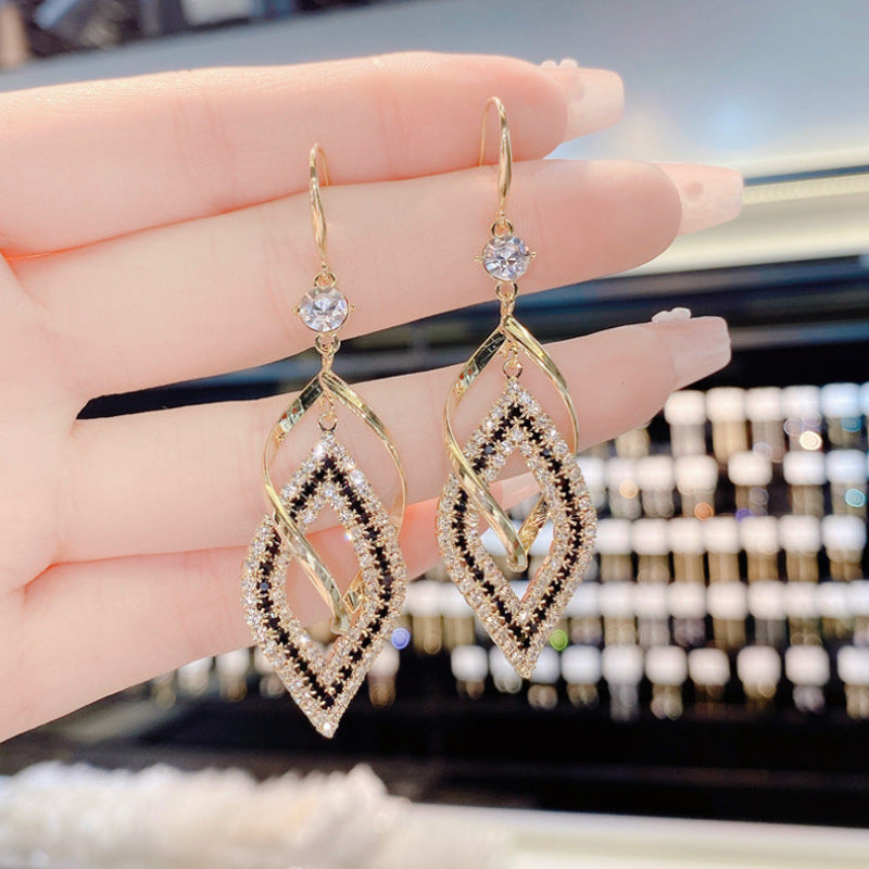 Statet Dangle Earrings Kalsten