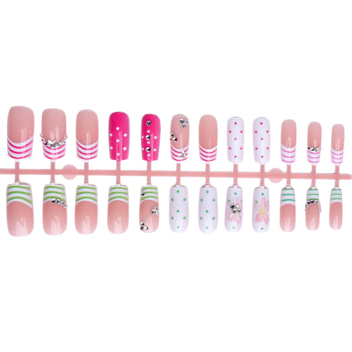 Artificial nails with creative patterns and applications Kalsten