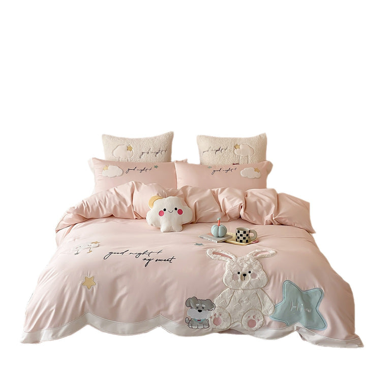 Children's bedding set with embroidered appliqués, satin look and cuddly motif