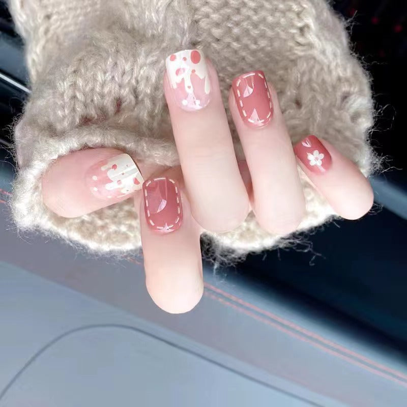 Artistic nail decoration in floral design Kalsten