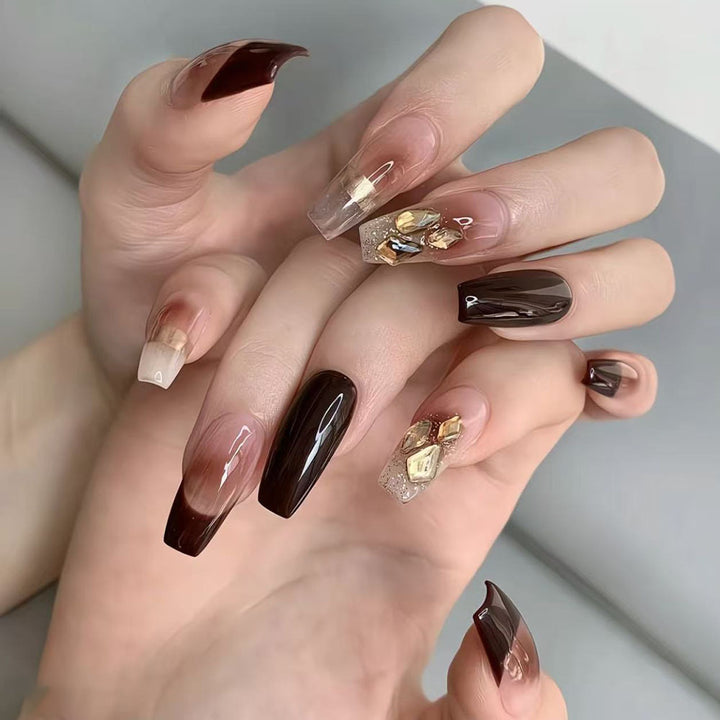 Luxurious artificial nails with glamorous decorations Kalsten