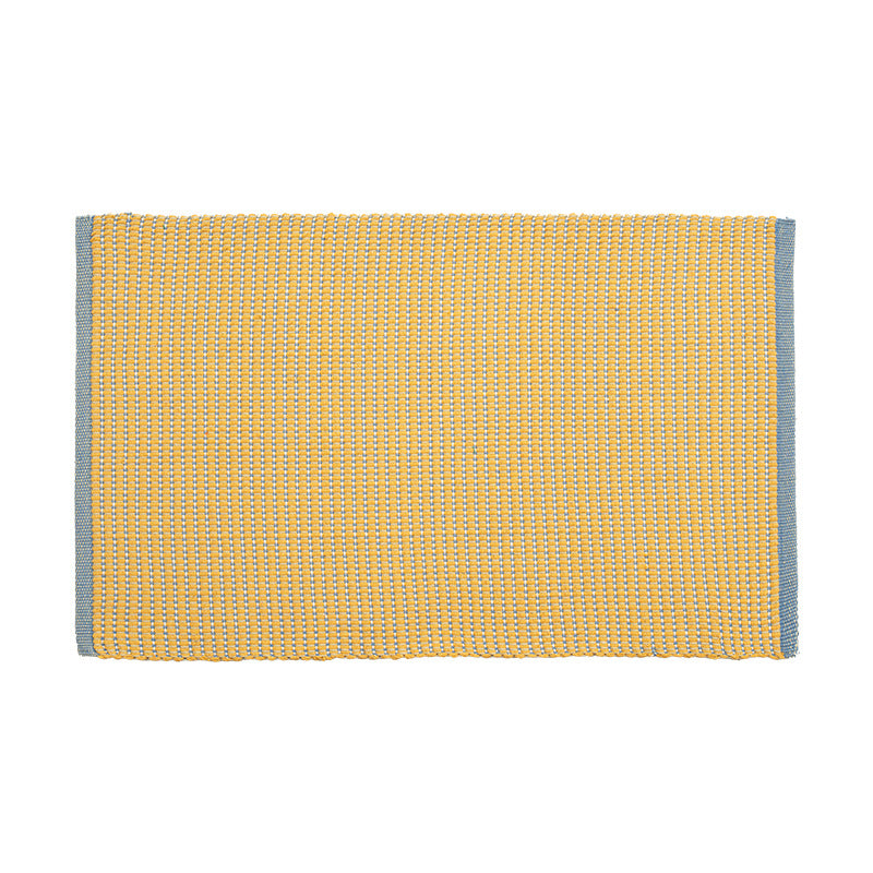 Braided outdoor and bath mat made of PVC for entryway and terrace