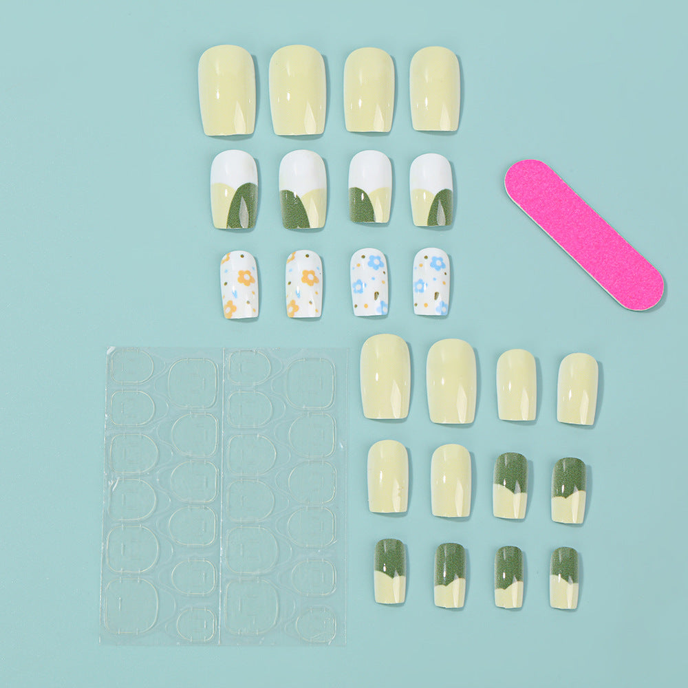 Artificial Nail Set with Playful Flower Patterns Kalsten