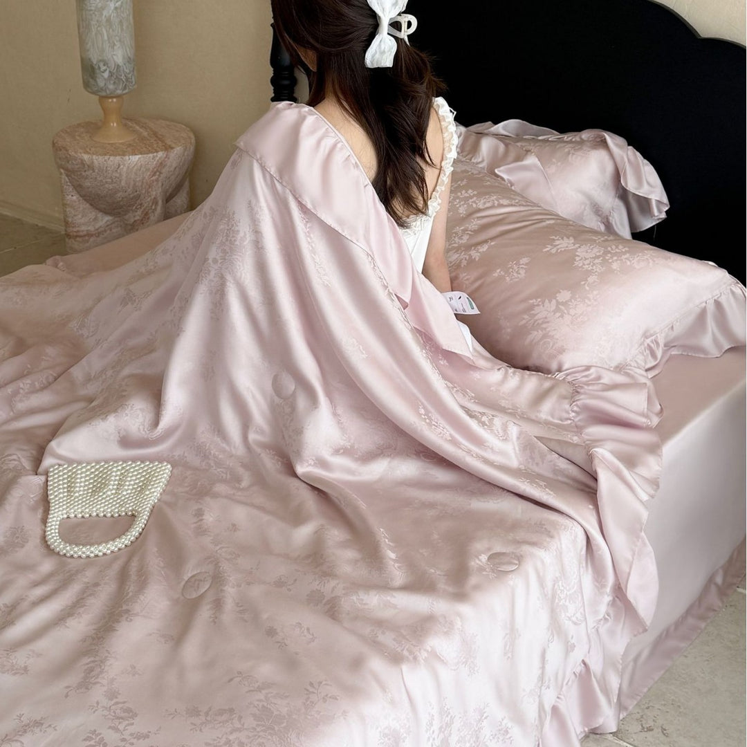 Luxury satin bed set with jacquard relief and ruffled edges