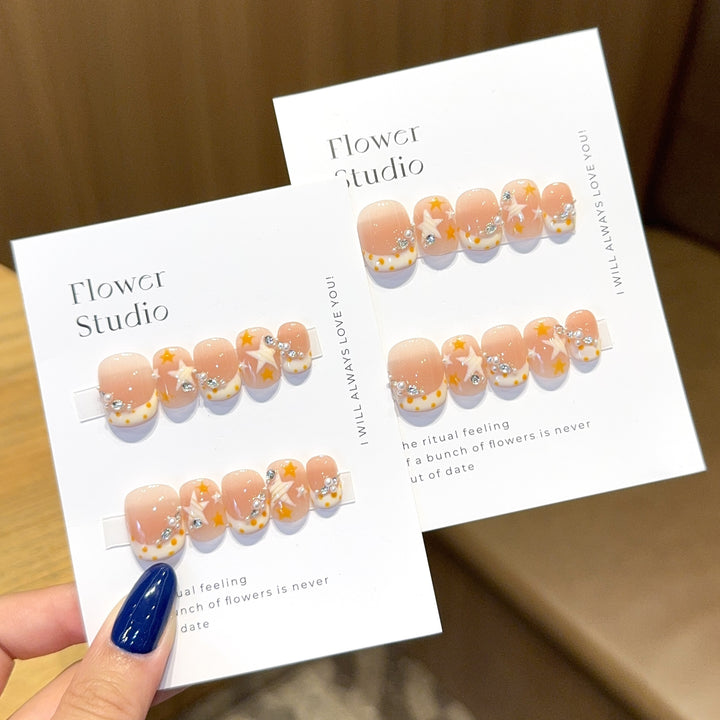 Artificial Nails in Elegant Flower Design Kalsten
