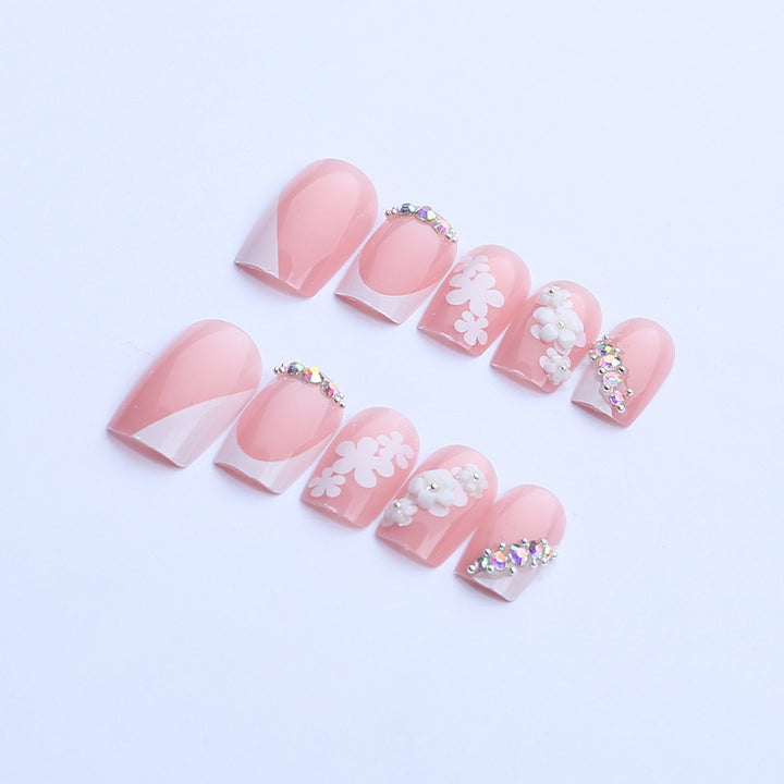 Elegant Floral-Embellished Press-On Nail Art Set Kalsten
