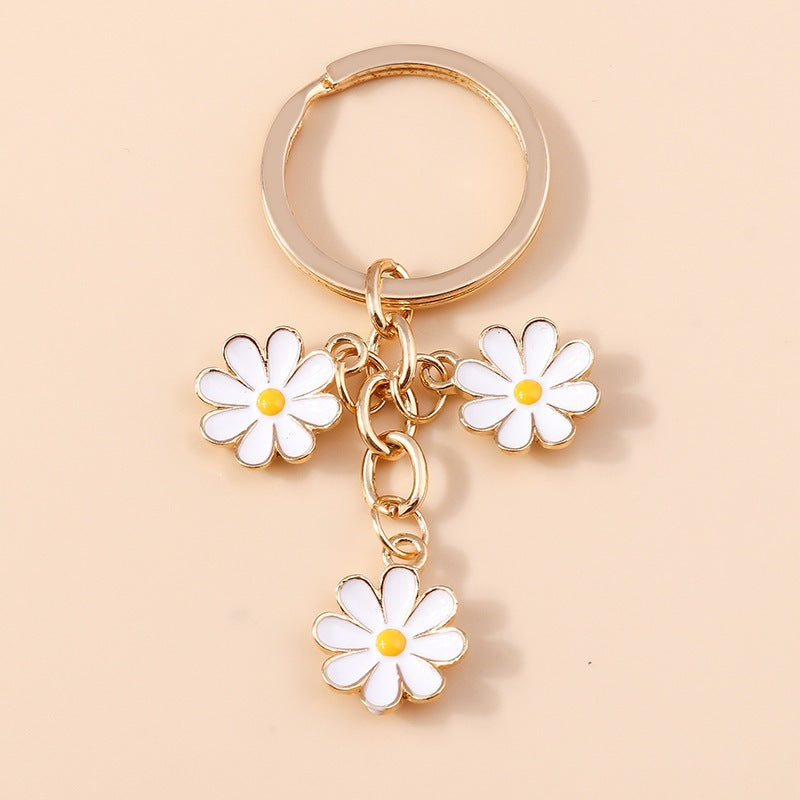 Keychain with Three Playful Daisies Kalsten