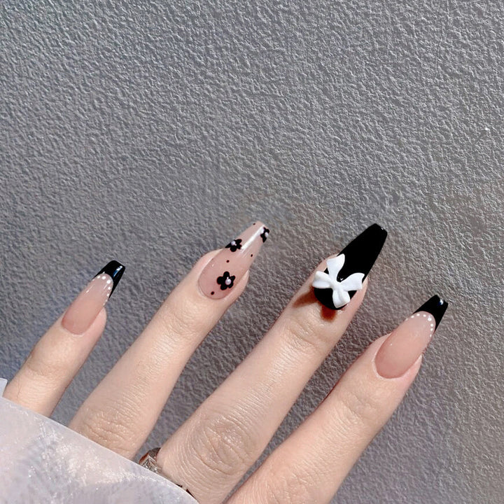 Stylish Artistic Nail Enhancements